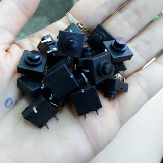 10c công tắc đèn pin 3c 2 bên
