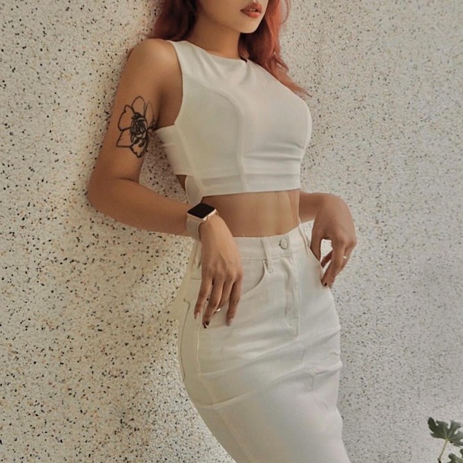 Áo croptop chéo lưng cổ tròn, hai màu trắng đen cá tính - Áo có đính kèm mút ngực
