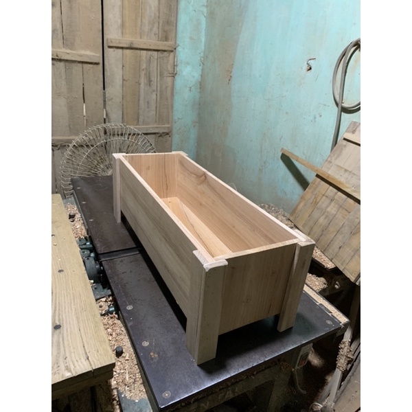Chậu trồng cây hình chữ nhật  , gỗ tự nhiên / dài 70cm , rộng 25cm , cao 25cm