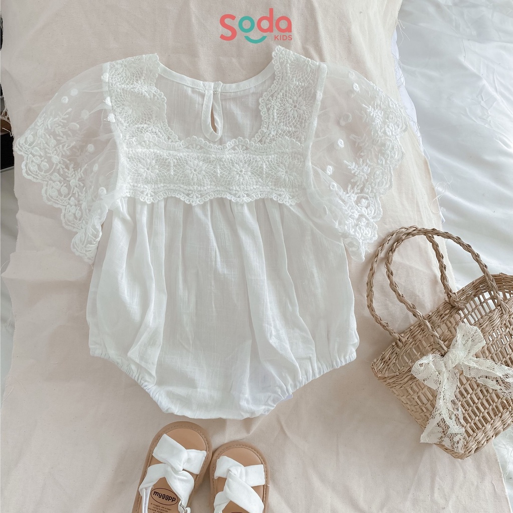 Bộ liền bé gái SODA KIDS trắng cổ vuông tay ren công chúa, chất liệu thô mềm, mỏng, mát