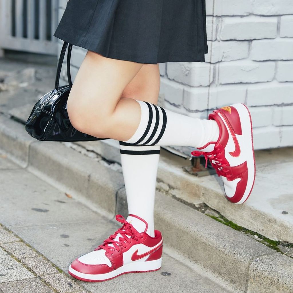 Giày sneaker Nike Air Jordan 1 Low Cardinal Red chính hãng