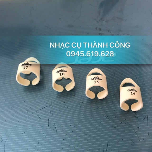 [Mã SRBACK101512 hoàn 20K xu đơn 0Đ] móng gãy đàn guitar, pick xỏ ngón guitar ( MÓNG TRẮNG CÓ SỐ)