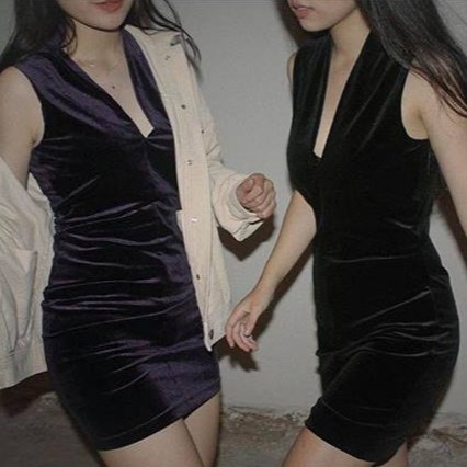 V DRESS
