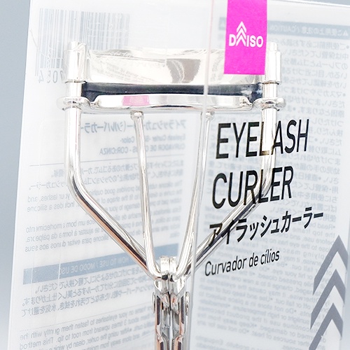 Daiso Japan Kẹp bấm mi màu bạc 3.5x6x10 cm.