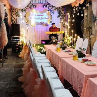 Khăn trải bàn tiệc cưới