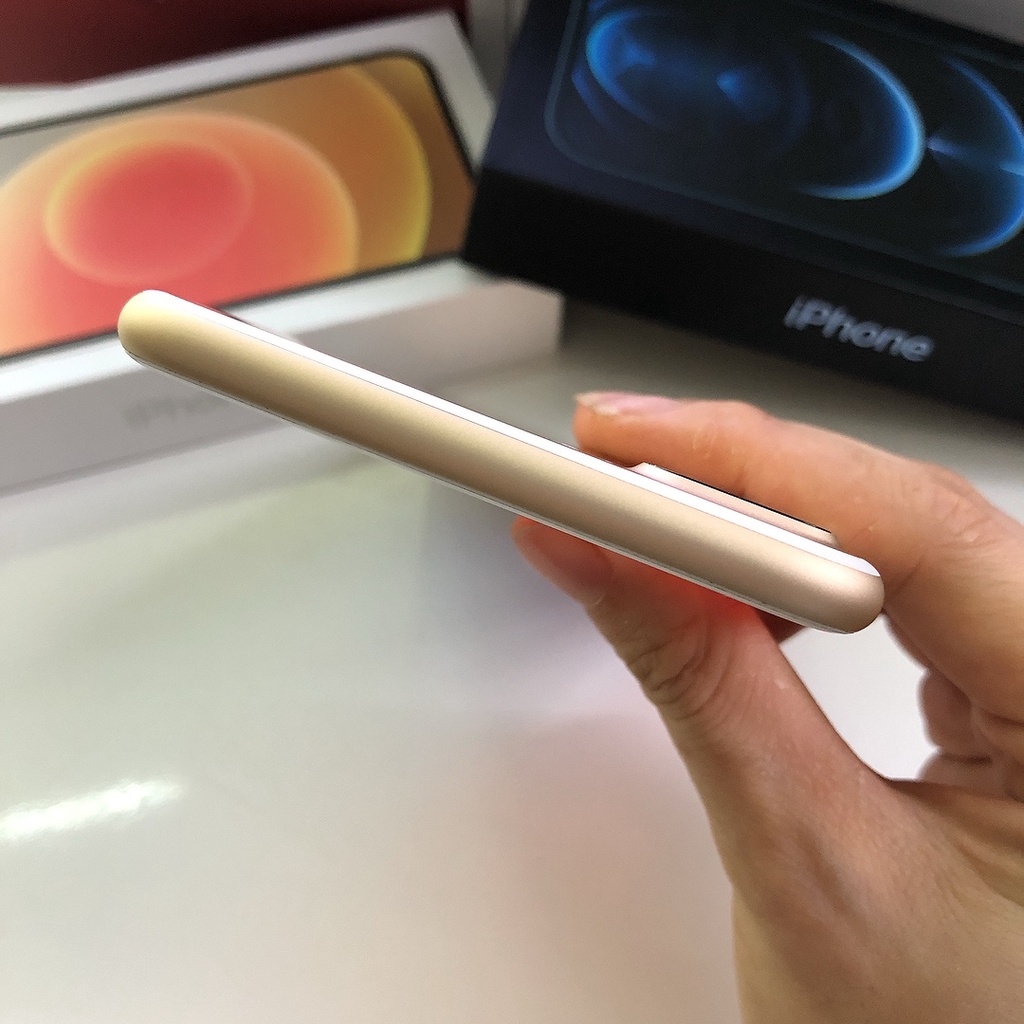 Điện thoại khung nhôm nguyên khối i.p 7 plus Dung lượng 64/128/256GB Màn hình lớn .BH 12tháng