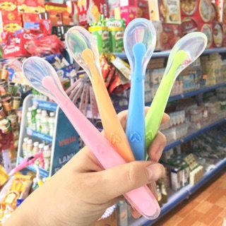  Thìa silicon nông lòng cán ngắn cho bé
