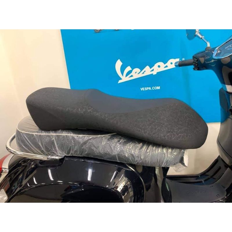 Yên xe Black Jaguar Vespa GTS / GTV nhập khẩu Ý