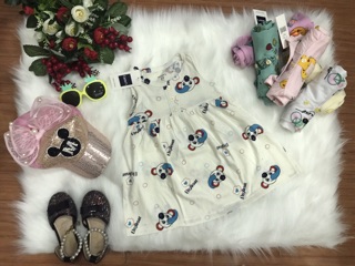 ĐẦM SÁT NÁCH BÉ GÁI