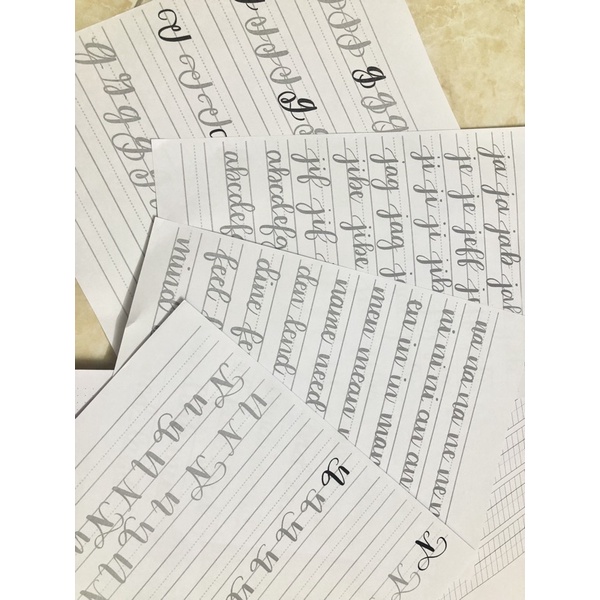 GIẤY A4 dùng luyện chữ Calligraphy Ngẫu nhiên
