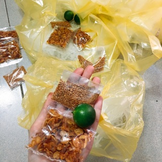 Bánh tráng muối+tắc cay (Đức Hoà-Long An)