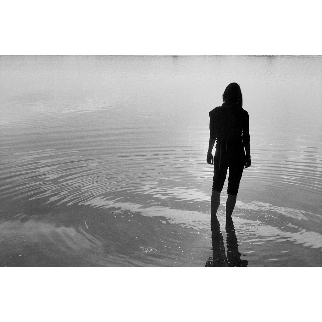 Phim Kentmere Pan ISO 100, Đen Trắng B&W, 135/35mm x 24 Kiểu, In Date Cho Máy Chụp Ảnh Film - LIIQ Flash