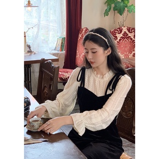 Váy nhung đen phối ren mềm tôn eo