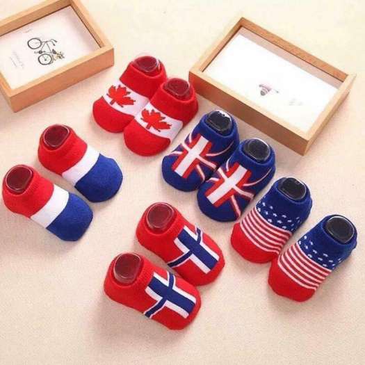 Combo 10 đôi vớ cho bé hình lá cờ
