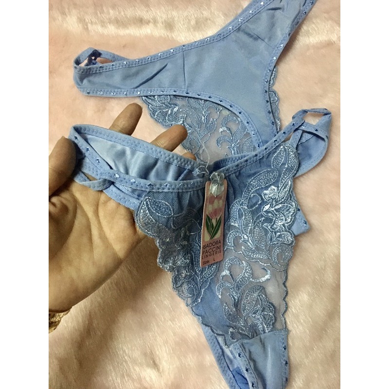 Quần lót lọt khe xanh phối ren sexy