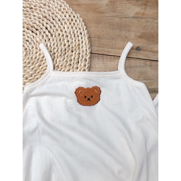 Body 2 dây ,body sát nách chất liệu cotton  hình gấu thêu màu trắng kem  cho bé