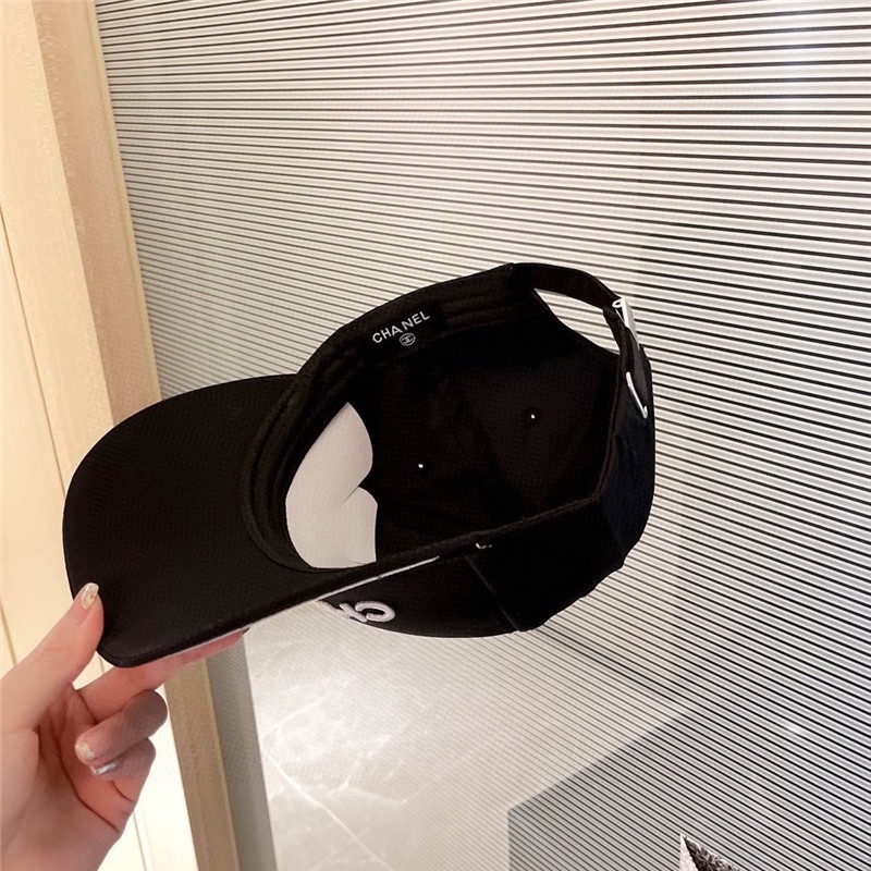 Mũ Lưỡi Trai Thể Thao Chống Nắng Họa Tiết Chanel Cá Tính Cho Nam Và Nữ