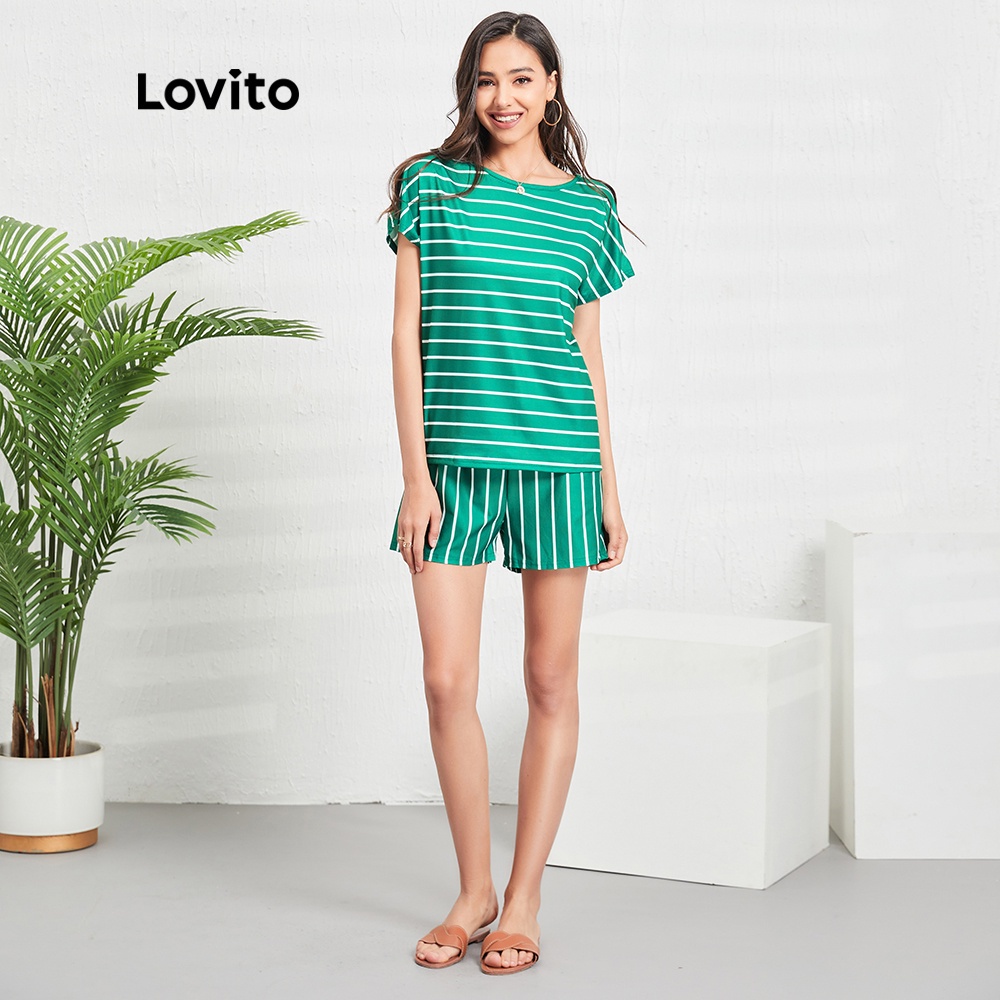 Bộ quần áo mặc ở nhà Lovito giáng sinh họa tiết sọc da báo ôm dáng cổ tròn tay ngắn có dây rút L03106 (màu xanh lá)