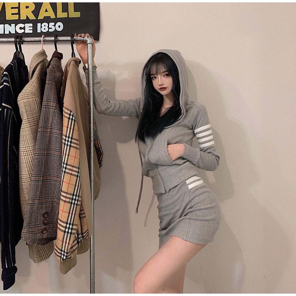 (ORDER) Set áo khoác len hoodie có mũ+ Chân váy dáng chữ A ôm body phối viền trắng 3 sọc thể thao cá tính (NEW ARRIVALS)