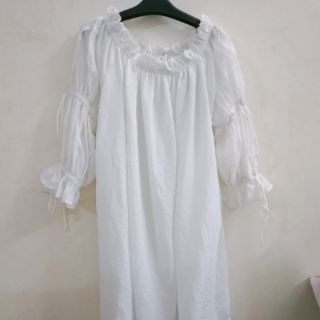 Áo kiểu của thanh lê