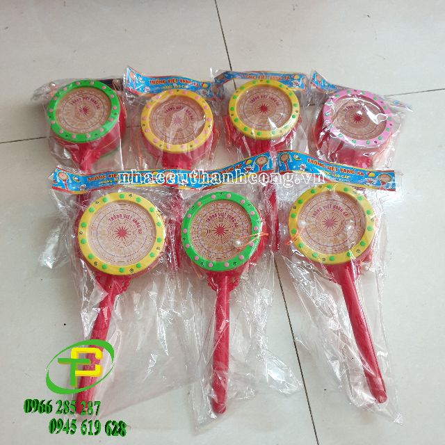 Trống bỏi cho bé, trống lắc tay cho bé bằng nhựa
