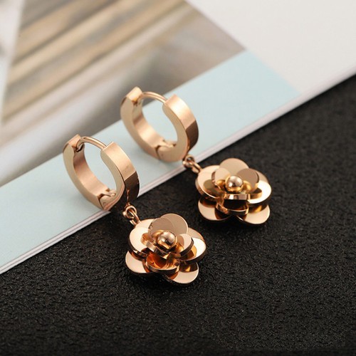 Bông Tai Khoen Tròn Tòn Ten Hoa Trà Titan Ko Han Rỉ TT 3643