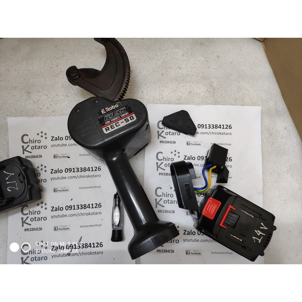 Đế chuyển pin cho máy cắt cáp IZUMI pin NiCD dạng đút sang dùng hộp pin Makita LXT cài 12V 14V 18V 21V