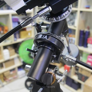 Kính thiên văn khúc xạ Celestron 80EQ Deluxe