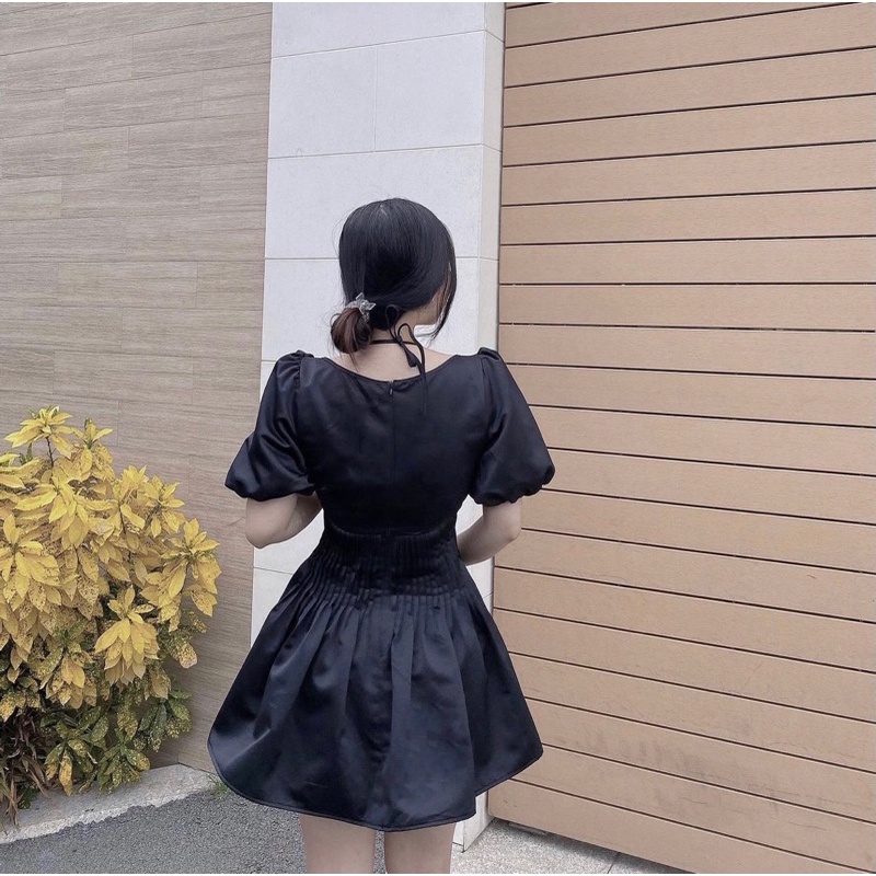 Đầm xoè cổ yếm tay bồng khoét vai MT