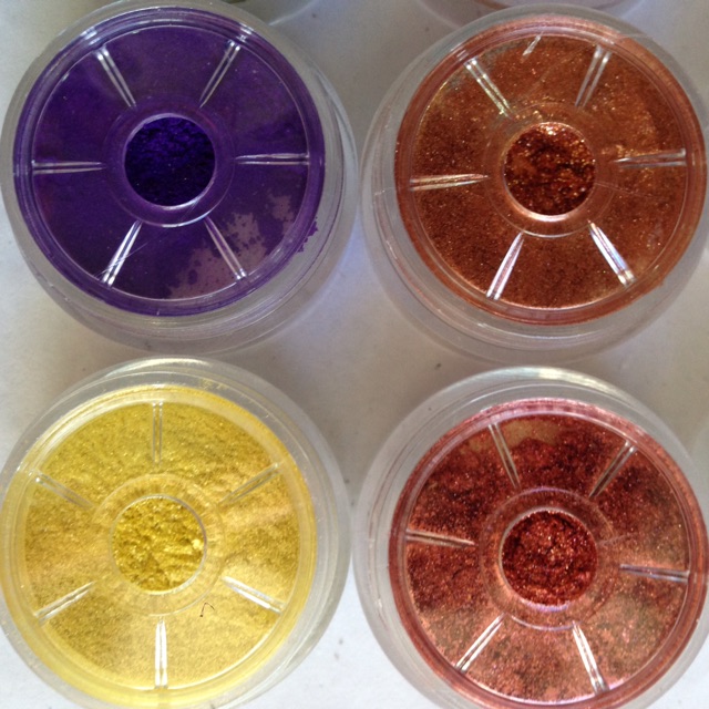 Nhũ kim tuyến mắt Hàn Quốc