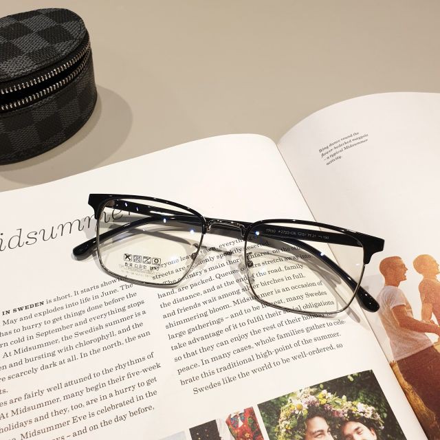 Gọng Kính Vuông Cận Cắt Vành Nam Nữ 770 đã đeo là XINH -Nhận Cắt Mắt-Tặng kèm hộp+khăn+Chai nước lau kính | BigBuy360 - bigbuy360.vn