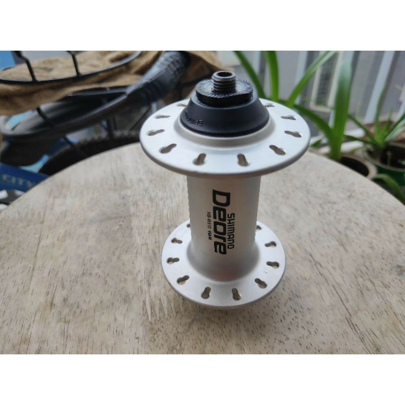 Hub trước Shimano Deore