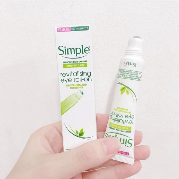 Lăn Dưỡng Giảm Thâm Bọng Mắt Simple Kind To Eyes Revitalising Eye Roll-On mẫu mới