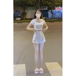 Áo crotop cổ vuông