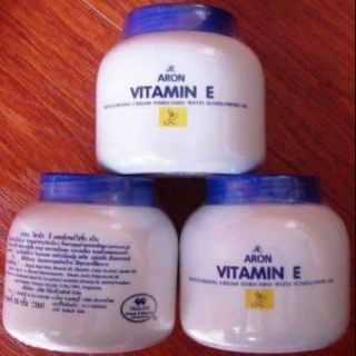 Kem Vitamin E Aron dưỡng ẩm Thái Lan 200gr