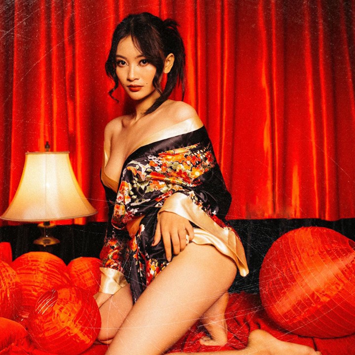 Áo choàng phong cách Nhật Bản với màu đen quyến rũ | BigBuy360 - bigbuy360.vn