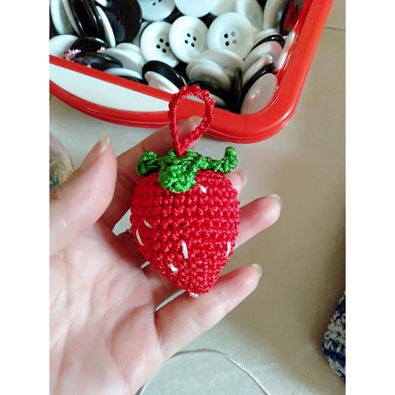 MÓC KHOÁ HÌNH TRÁI DÂU | BigBuy360 - bigbuy360.vn