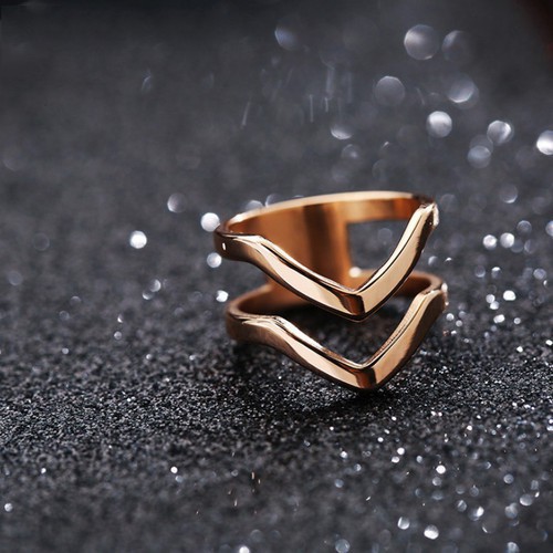 Nhẫn Nữ Cá Tính Titan Ko Đen TT 3333