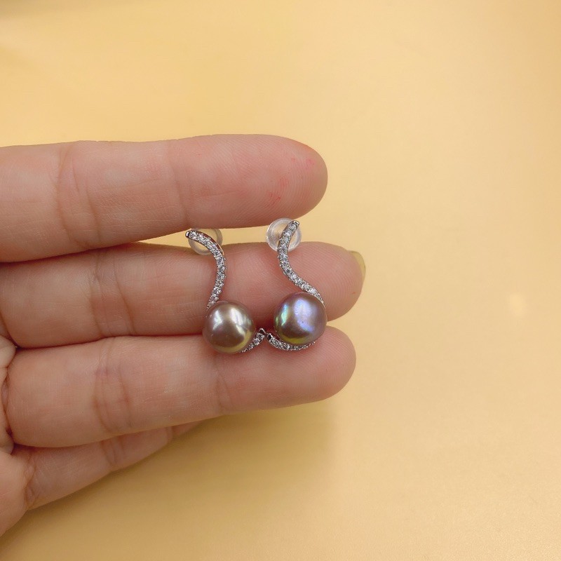 Đôi bông tai trai nuôi