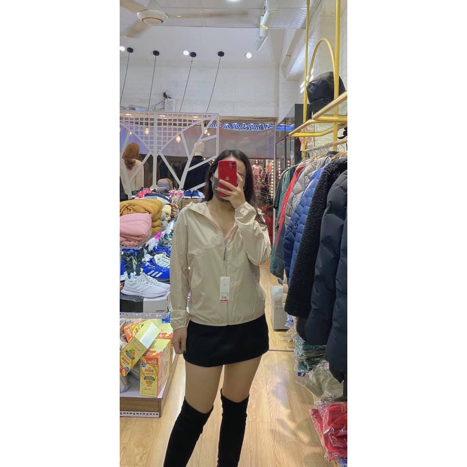 Áo chống nắng vải dù siêu nhẹ Uniqlo | BigBuy360 - bigbuy360.vn