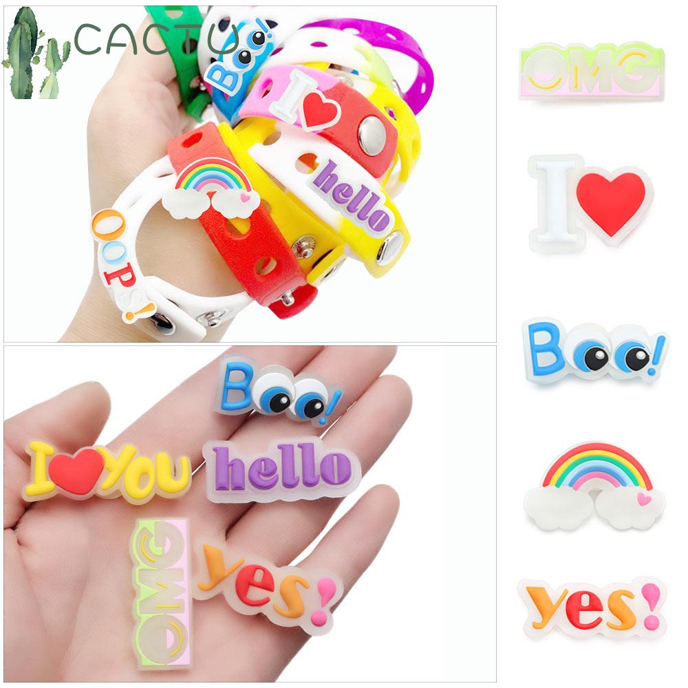 CHARMS Vòng Đeo Tay Bằng Nhựa Pvc Có Chữ &quot;Hello&quot; Xinh Xắn