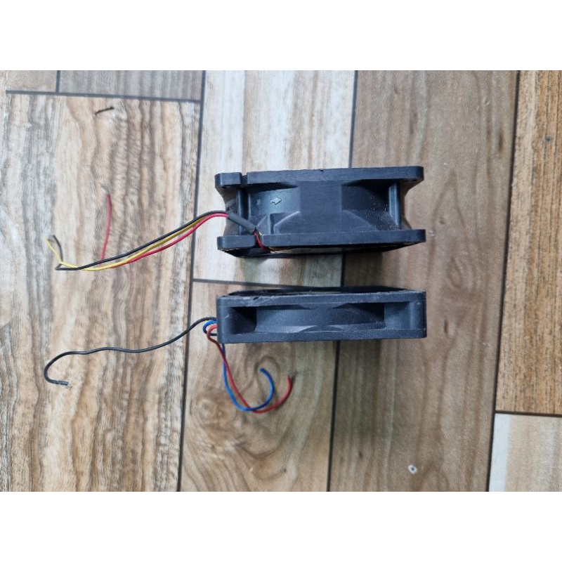 Quạt DC 24V  0.10A-0.18A  8cm (đã qua sử dụng)