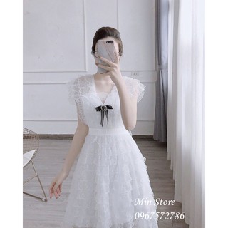 Váy ren tầng cổ V
