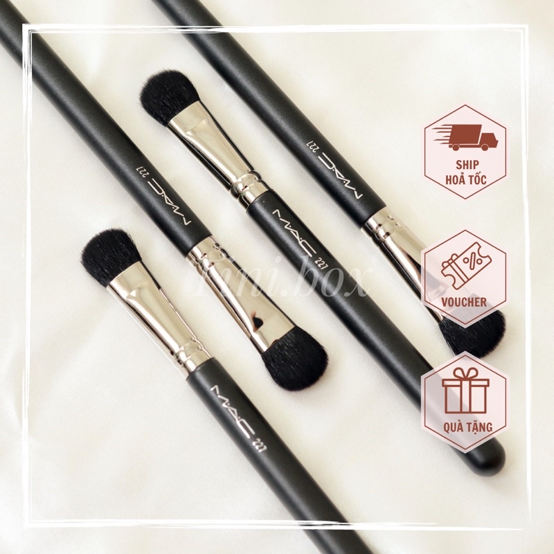 Cọ highlight sống mũi M.a.c 227 Large Fluff Brush