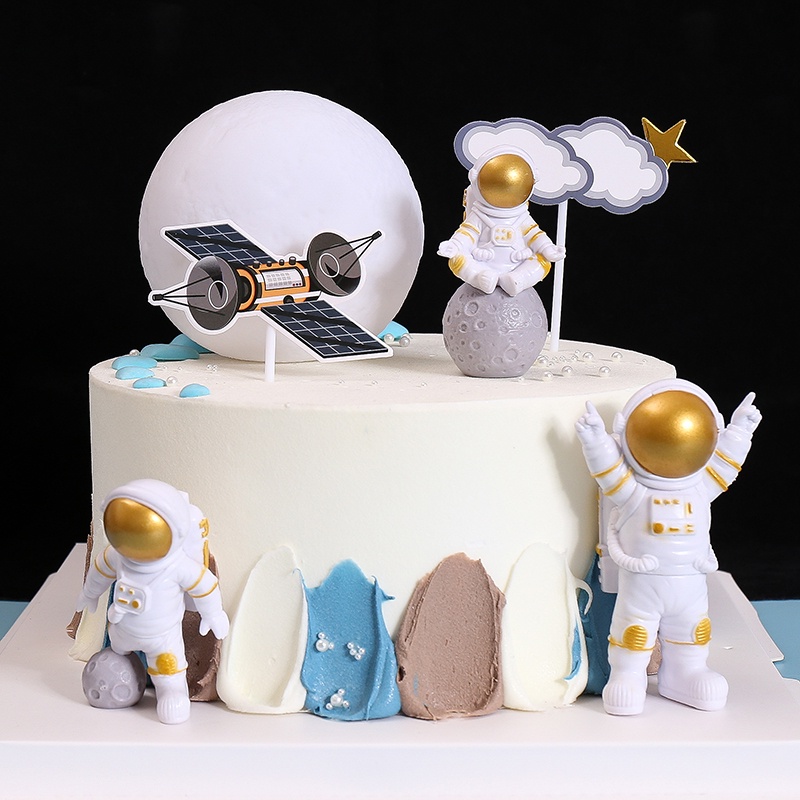 3pcs Astronaut Toy Figures Figurine Outer Space Astronaut Prentend Play Toys Gifts for Birthday Party Kids Boys