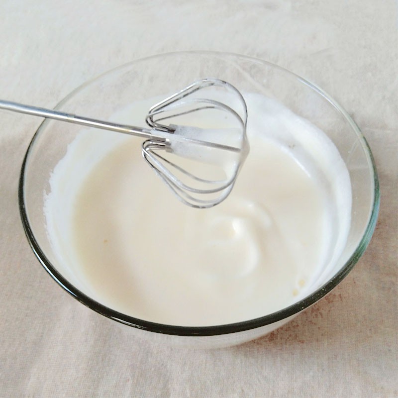 Dụng cụ đánh trứng bán tự động chất liệu thép không gỉ