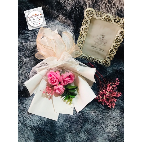 Bó Hoa Sáp 3 Bông Kèm Lá Táo Hoa Khô