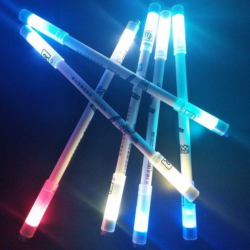 Bút Xoay Có Đèn LED Phát Sáng Độc Đáo
