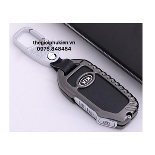 Ốp inox bọc bảo vệ chìa khóa xe Kia Cerato 2019 kèm móc đeo