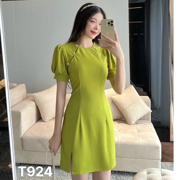 Đầm sườn xám cách tân đính nút xẻ đùi trơn chất liệu lụa nhung T924